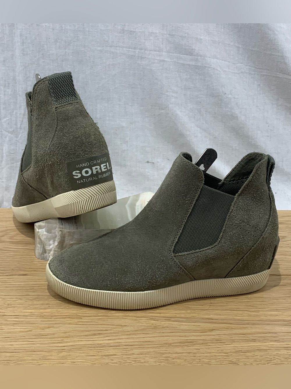 Sorel Out N About Women’s Size 7.5 Wedge Slip-On Boots Stone Green